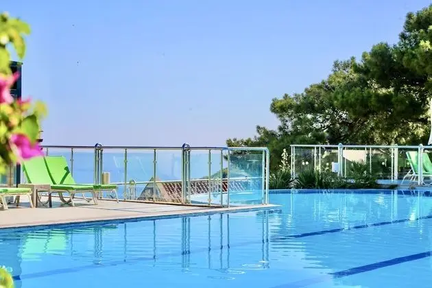 Sertil Deluxe Tropical Suites - Havuz