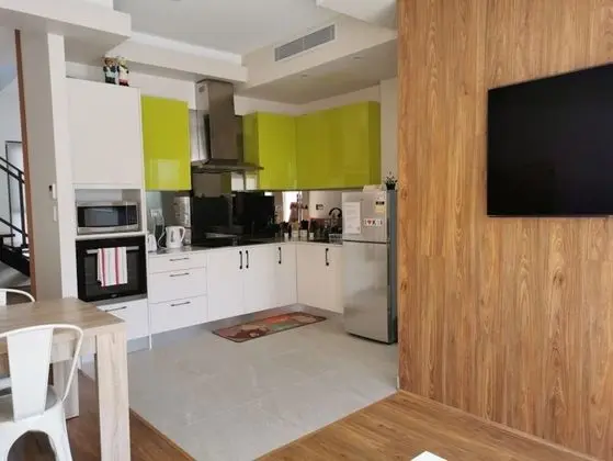 Serviced Waterfront Whole Villa Sydney - Mutfak