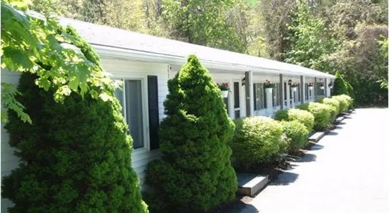 Sesuit Harbor House