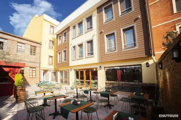 Set Ozer Hotel