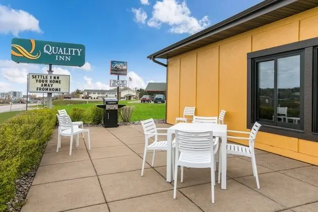 Settle Inn Marquette - Havuz
