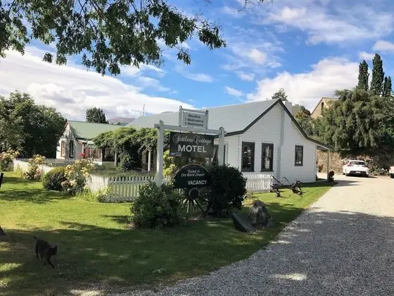SETTLERS COTTAGE MOTEL