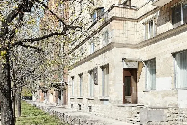 Seven Bridges Hotel