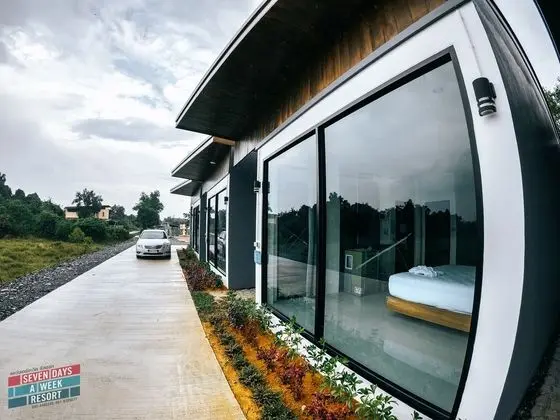SEVEN DAYS A WEEK RESORT