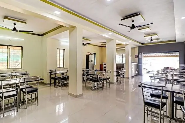 Seven Hills by Bizzgrow Hotels, Lonavala - Yerinde Yemek