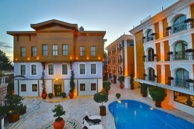 Seven Hills Palace & Spa