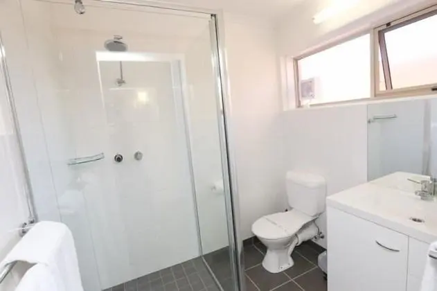 Seven Pines Motor Inn - Banyo Tipleri