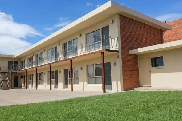 Seven Pines Motor Inn - Lobi