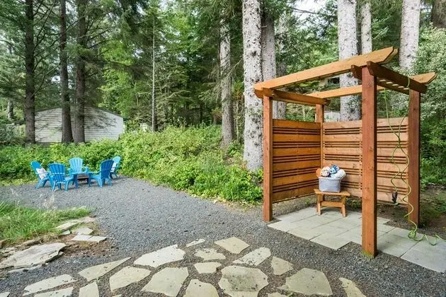 Seven Spruce by Avantstay Cute Cottage w/ Yard & 10 Mins to Tolovana Beach State Park - İç Mekan