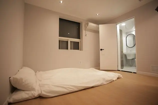 Hotel Seven Step