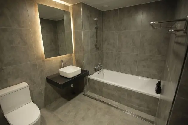 Hotel Seven Step