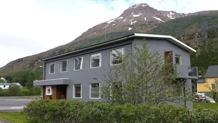 Seyðisfjörður Guesthouse - Dış Mekan