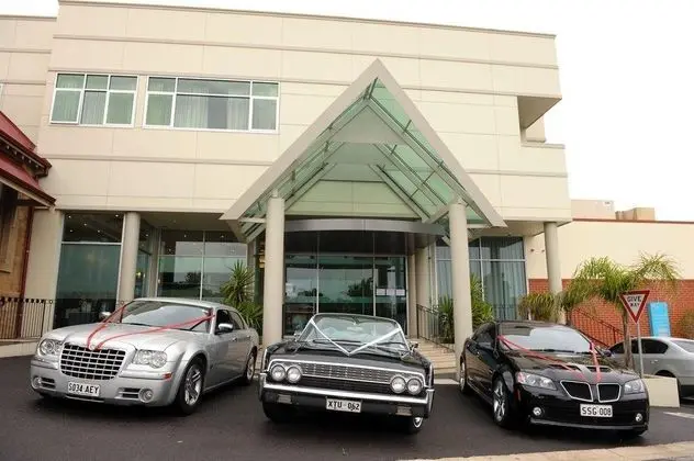 Sfera Park Suites & Convention Centre
