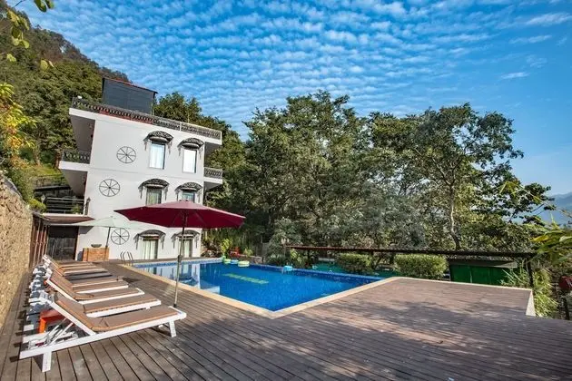 Shaantam Resorts & Spa - Havuz