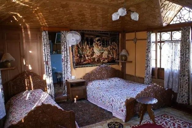 Shabrose Heritage Houseboats - Oda