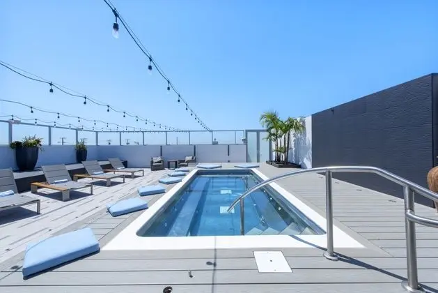 Shade Hotel - Öne Çıkan Resim