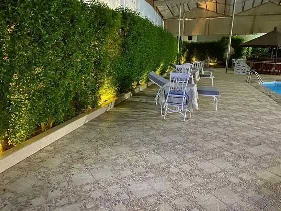 Shady Hotel