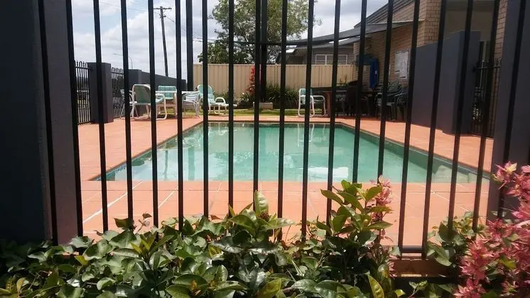 Shady Rest Motel - Havuz