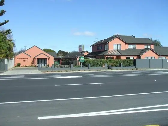 Shadzz Motel & Conference Centre