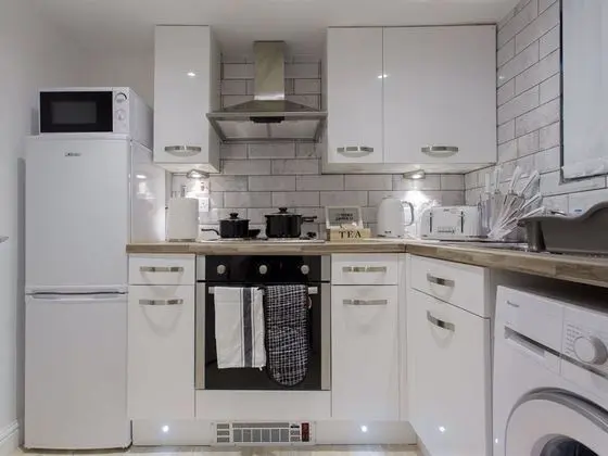 Shaftesbury Apartments - Ortak Mutfak Alanı