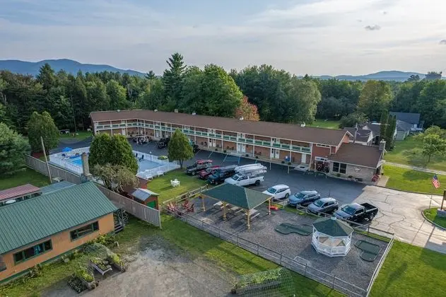 Shaheen's Adirondack Inn