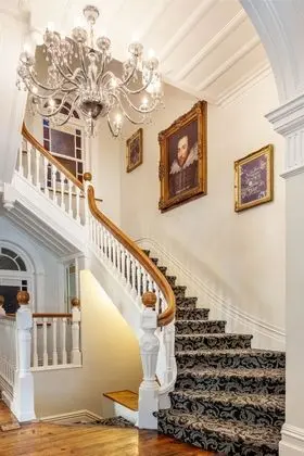 THE SHAKESPEARE HOTEL