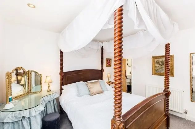 Shakespeare House, Free Parking, Town Centre Location - Oda