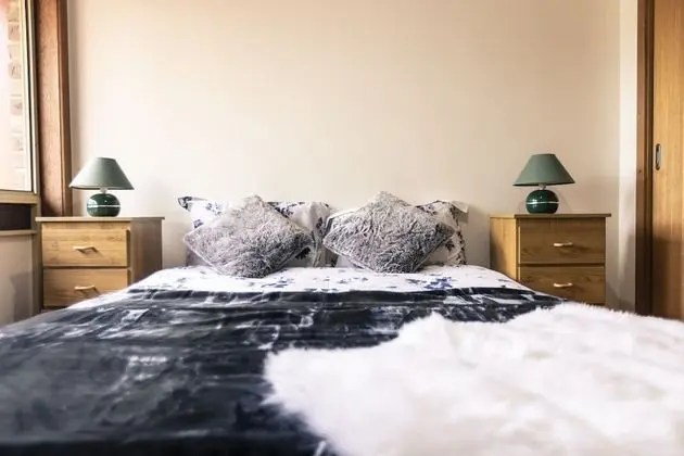 Shakespearean Inspired Holiday Resort - Öne Çıkan Resim