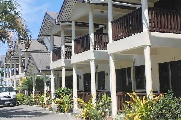 Shalini Garden Hotel & Apartments - Dış Mekan