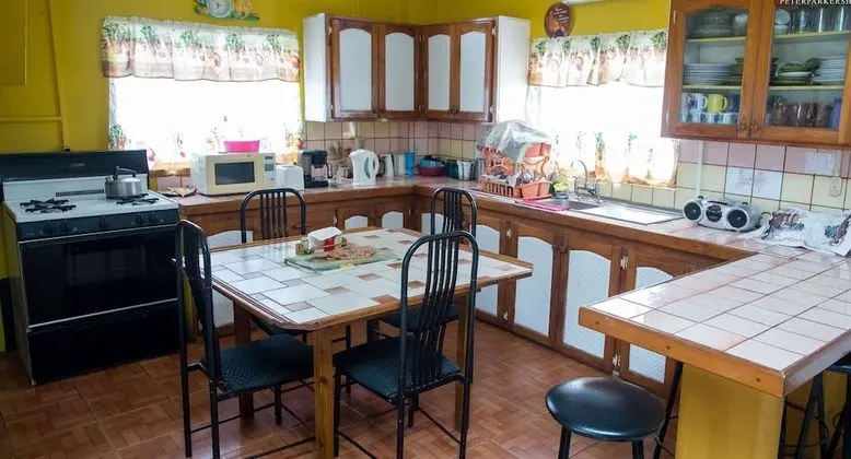 Villa Shalom Guest House - Mutfak