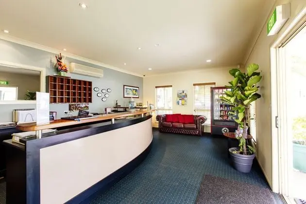 SHAMROCK GARDENS MOTEL