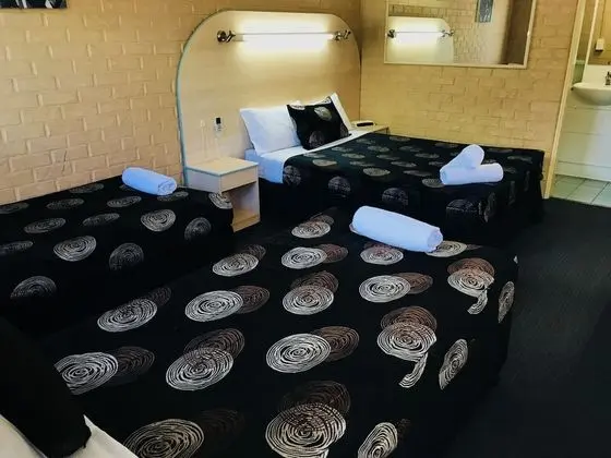 Shamrock Hotel Motel - Oda