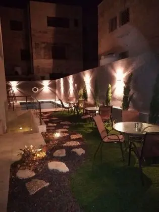 Shams al weibdeh hotel apartment - Havuz