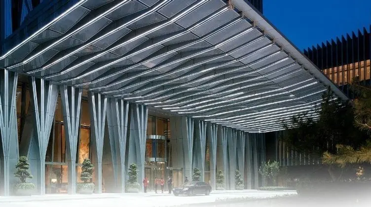 Shangri-la China World Summit Wing
