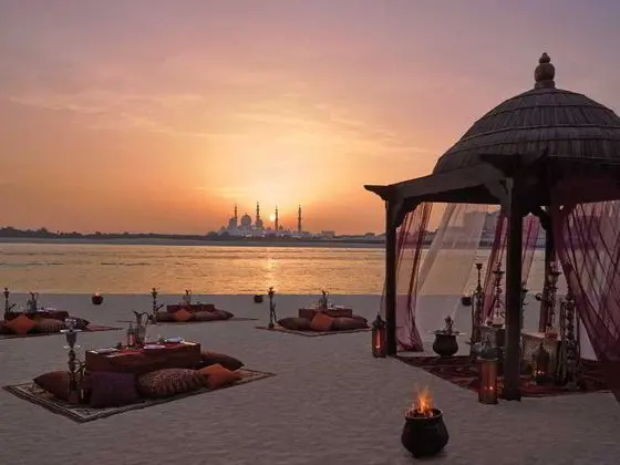 Shangri-la Hotel Qaryat Al Beri Abu Dhabi - Yeme / İçme