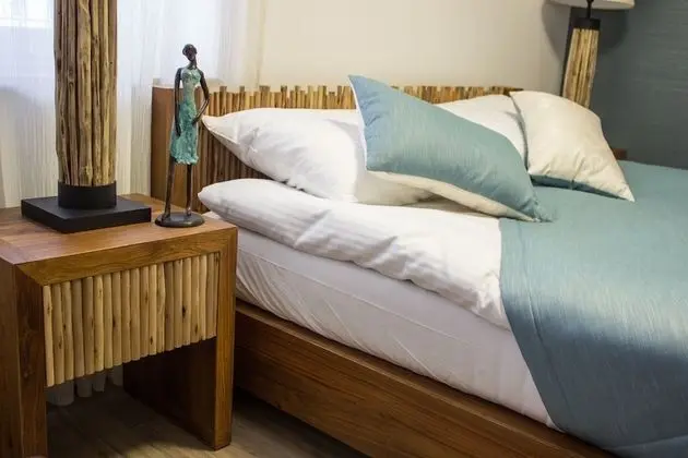 Shangri La Rooms - Adults Only