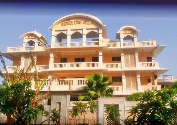 Shanti Seva Dham - A Religious Stay At Priyakant Ju Temple Vrindavan