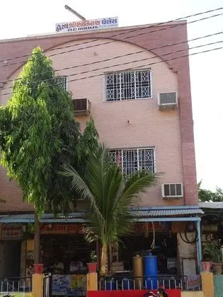 Shantinath Palace