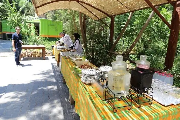 Sharhabil Bin Hasnah Ecopark - Yerinde Yemek