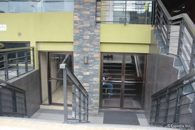 Shaw Residenza Suites - Dış Mekan