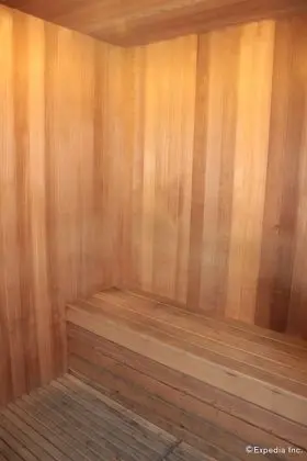 Shaw Residenza Suites - Spa