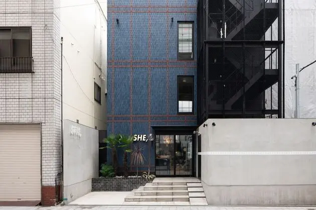 Hotel She, Osaka