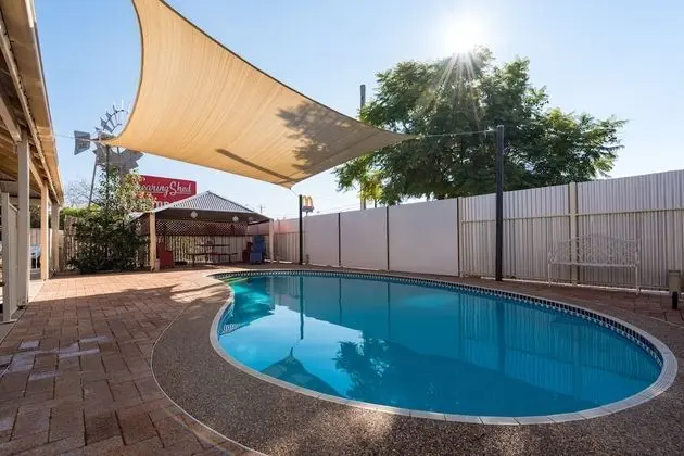Shearing Shed Motor Inn - Havuz