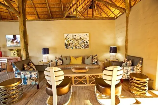 Shearwater Explorers Village - Lobi