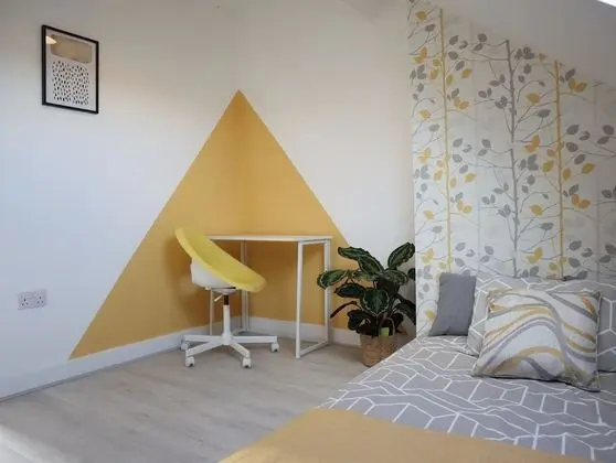 Sheffield 4-bedroom house free parking
