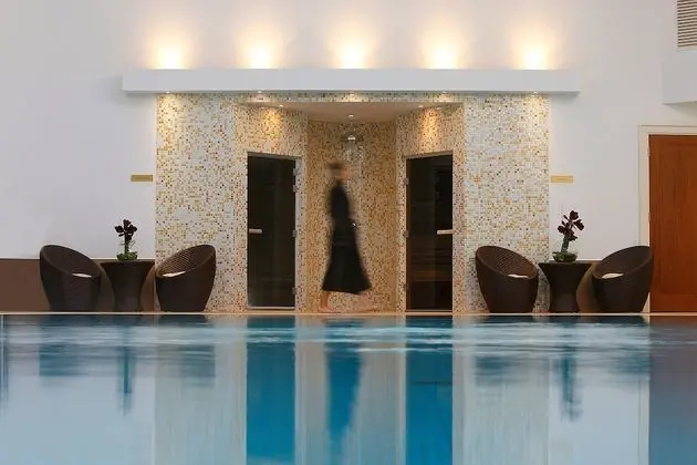 The Shelbourne, Autograph Collection - Havuz
