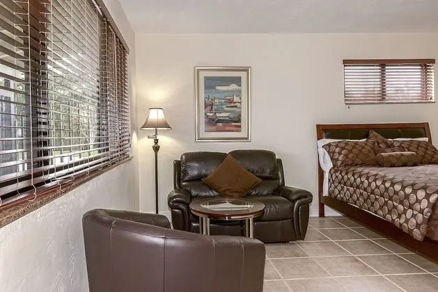 Shell Studios Hallandale Beach