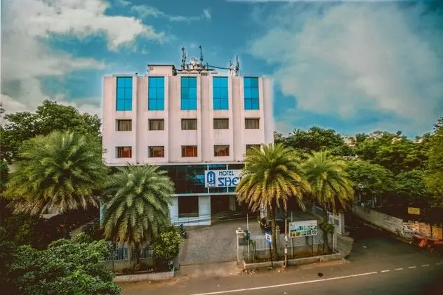 Hotel Shelter