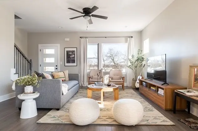 Shelton & Urban by Avantstay Sleeps 20! 2 Unit Buyout! Spacious Design