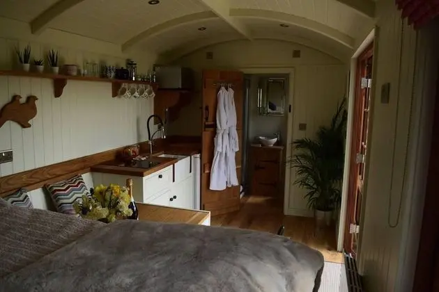 Shephards Hut With Hot Tub in the Cotswolds - Oda